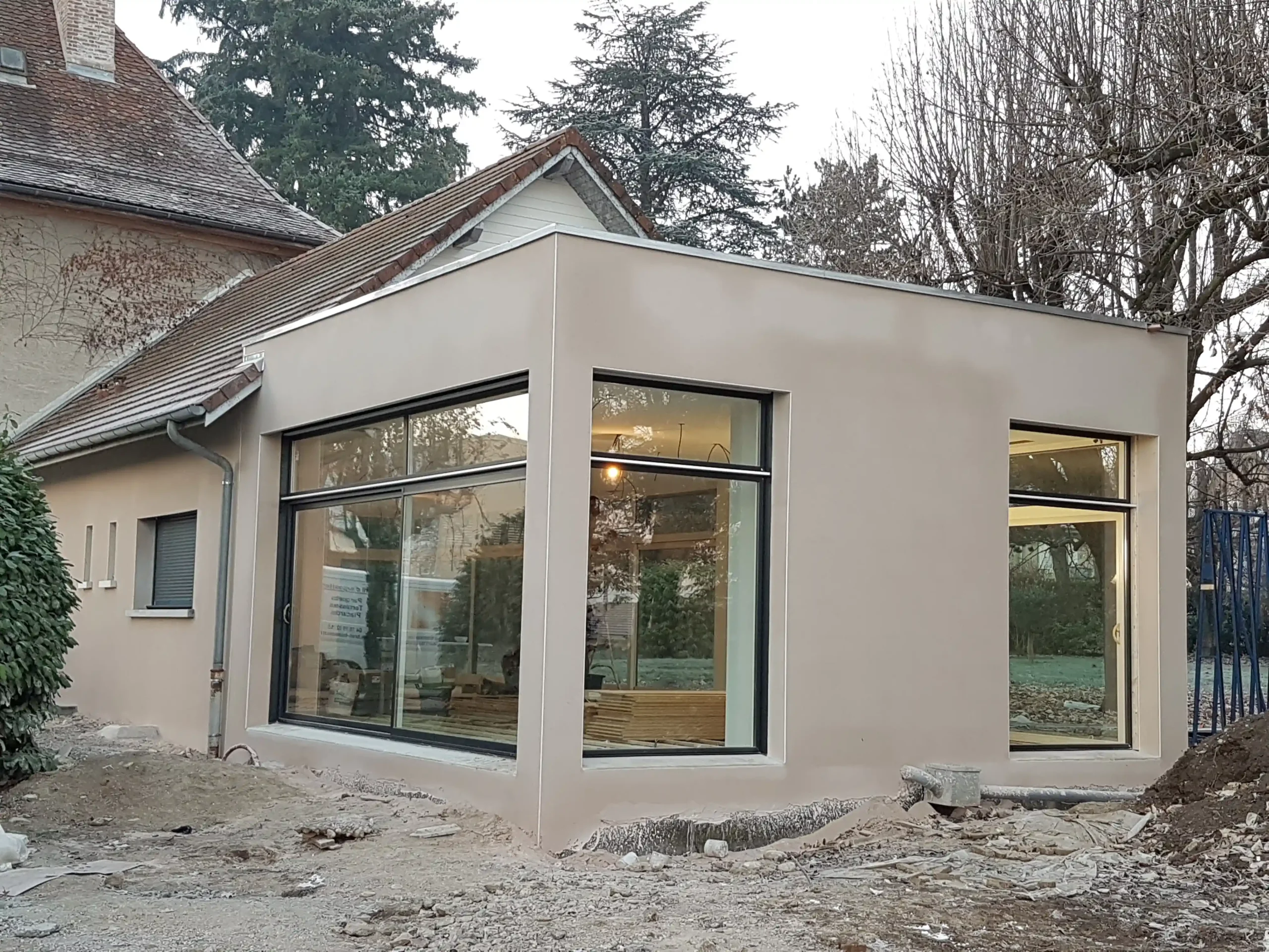 Extension d&rsquo;une maison dauphinoise avec dalle toiture terrasse 120m²