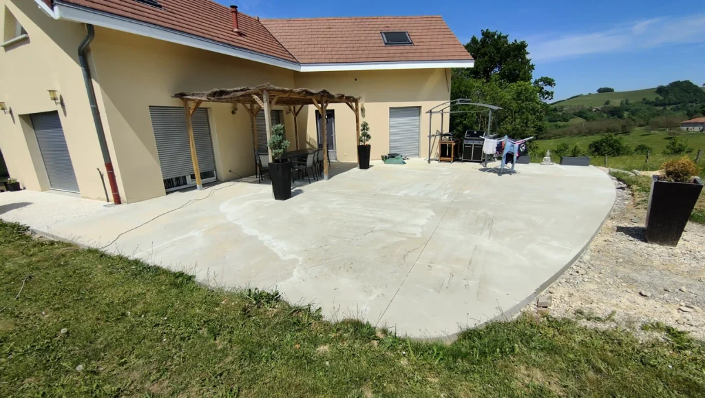 2 Terrasse beton arme   Bievre Isere scaled